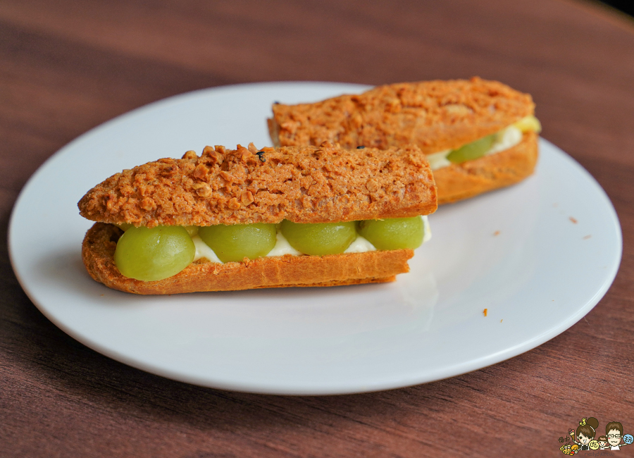 高雄甜點 蛋糕 美食 杰菕甜點 毛巾卷蛋糕 創意 泡芙 叮噹燒 鹽埕美食 甜點控