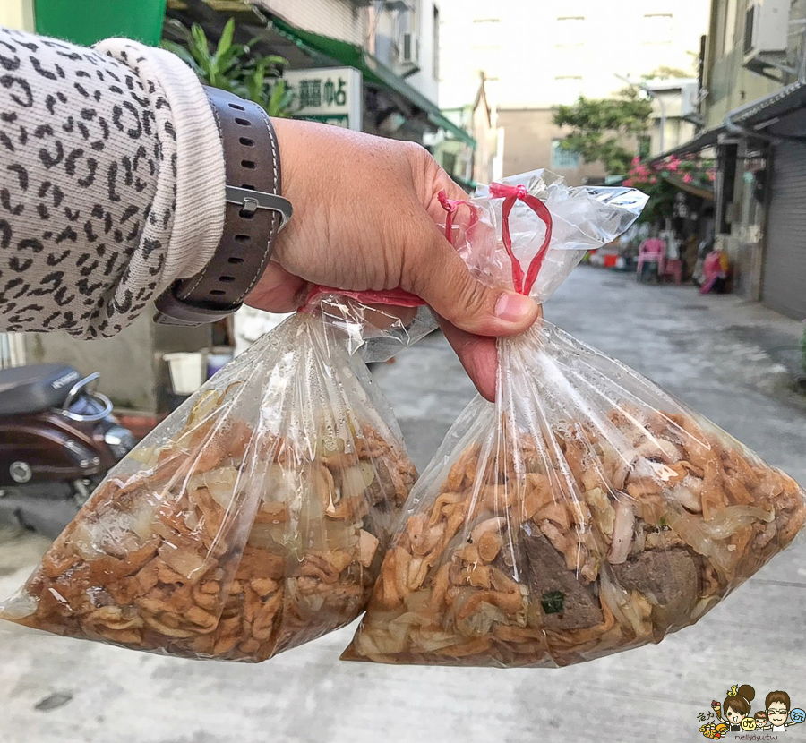 阿婆意麵 學區美食 銅板美食 必吃 意麵 麵食 路邊攤 高雄美食 老店 老字號 必吃