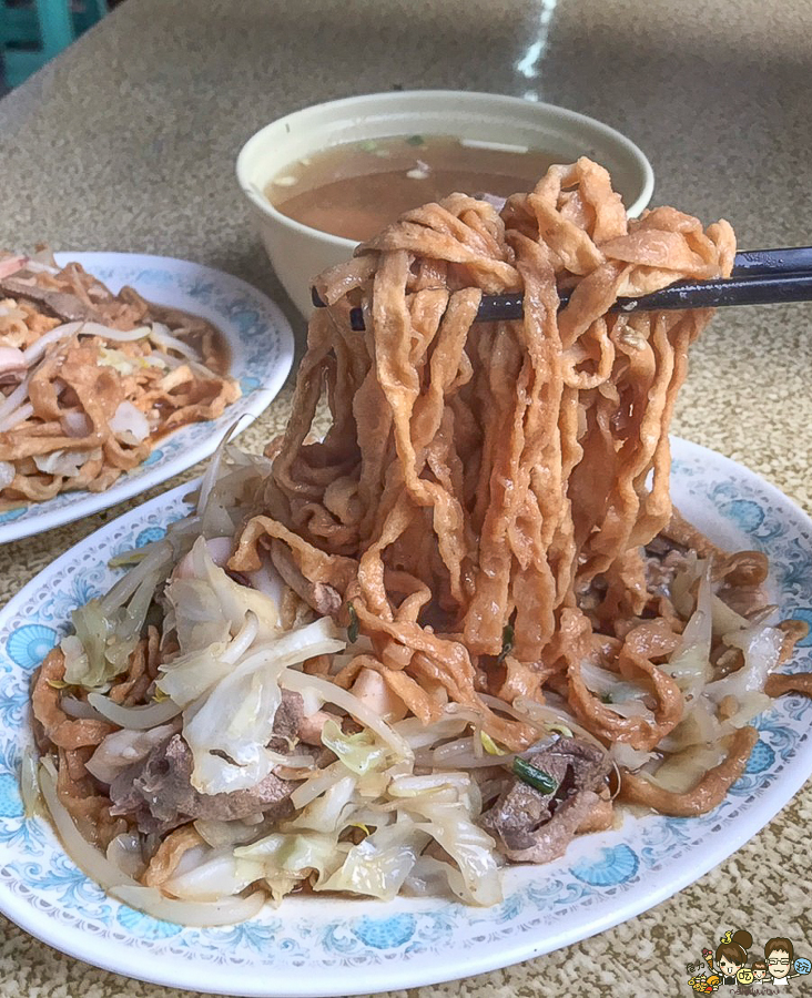 阿婆意麵 學區美食 銅板美食 必吃 意麵 麵食 路邊攤 高雄美食 老店 老字號 必吃