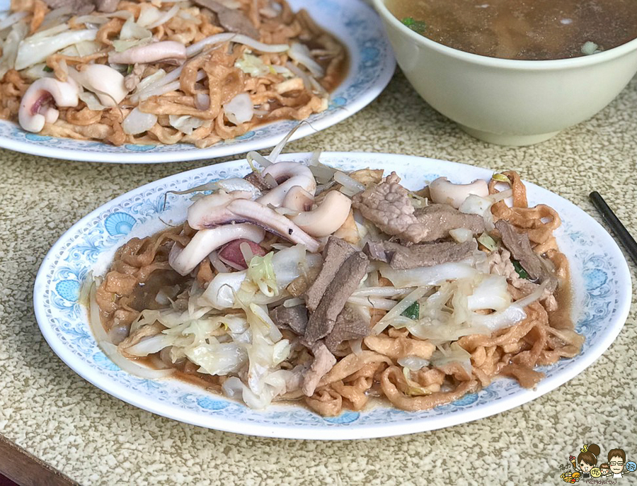 阿婆意麵 學區美食 銅板美食 必吃 意麵 麵食 路邊攤 高雄美食 老店 老字號 必吃