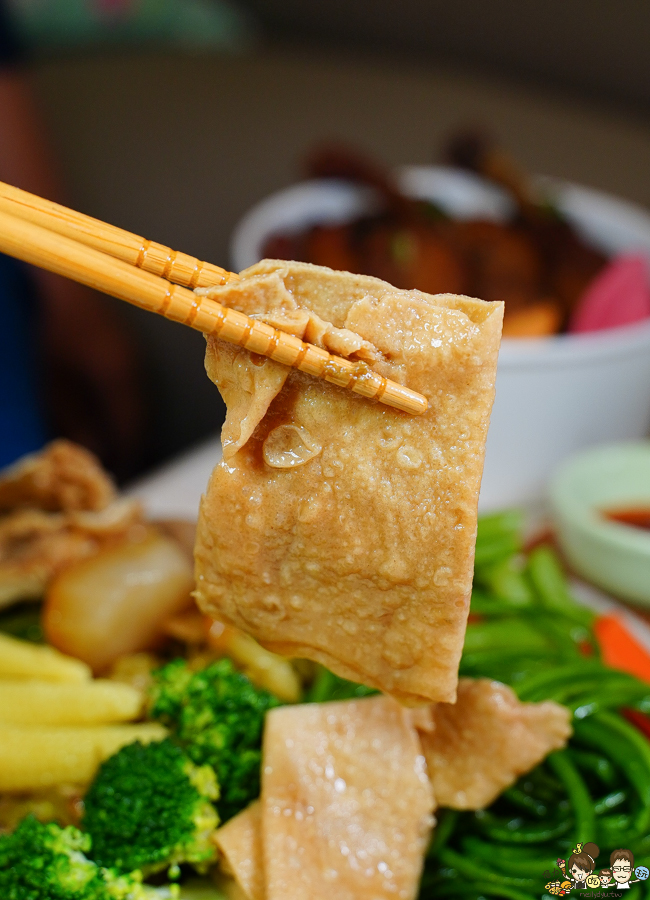 中華老滷 滷味 星級 光華夜市 高雄夜市 排隊美食 必吃 好吃 香酥鴨