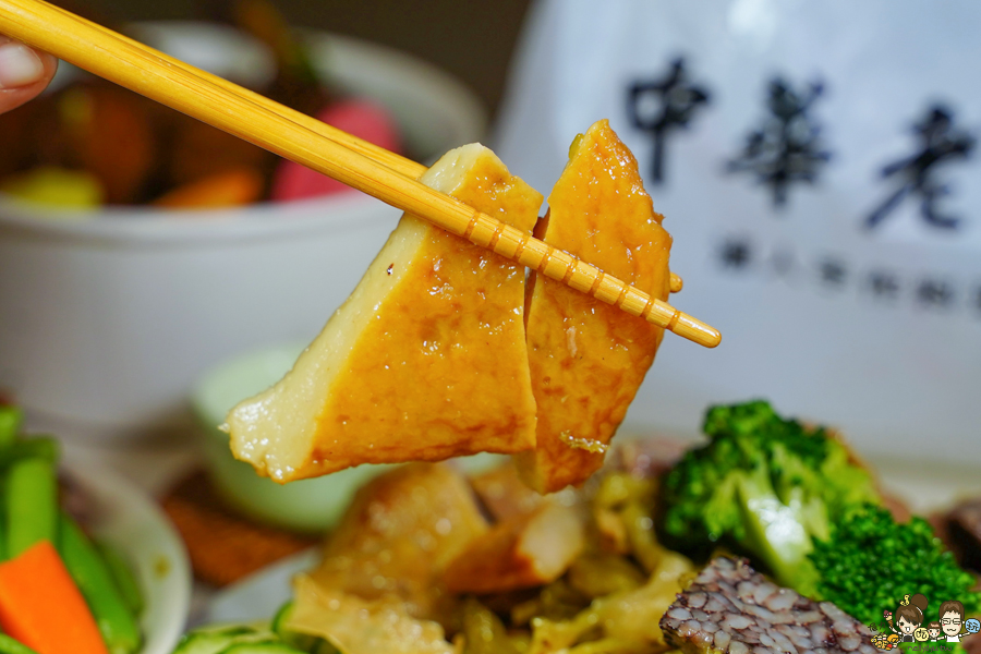 中華老滷 滷味 星級 光華夜市 高雄夜市 排隊美食 必吃 好吃 香酥鴨