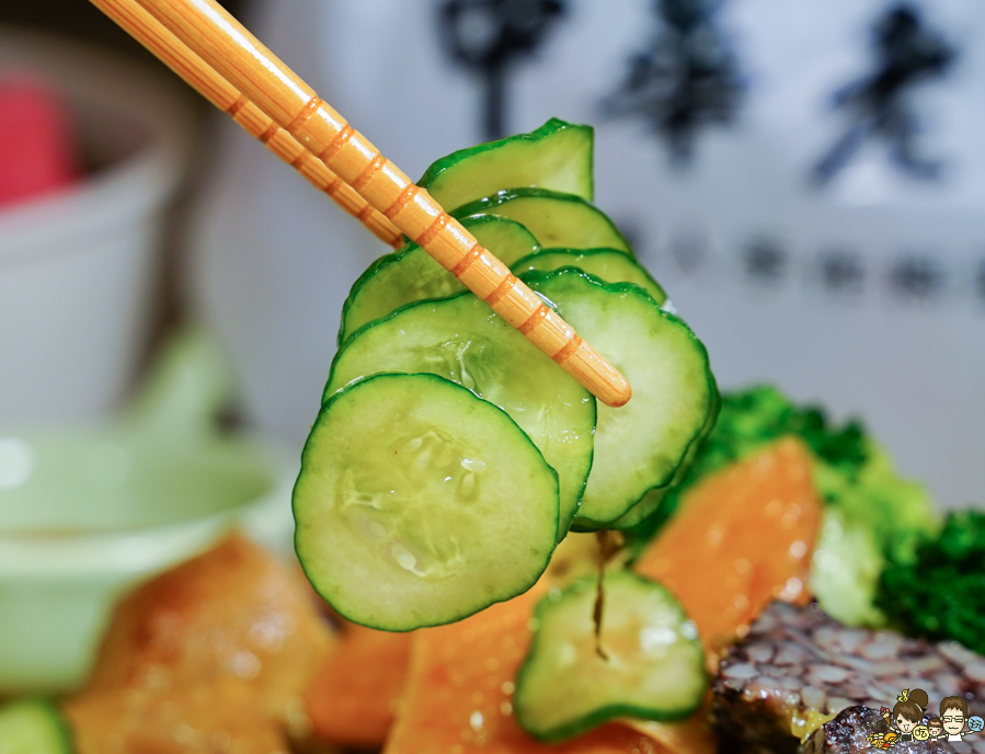 中華老滷 滷味 星級 光華夜市 高雄夜市 排隊美食 必吃 好吃 香酥鴨