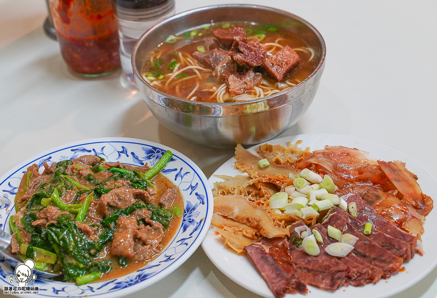 高雄夜市 忠孝市場 忠孝夜市 國民市場 早餐 晚餐 消夜 奶茶 美食 小吃