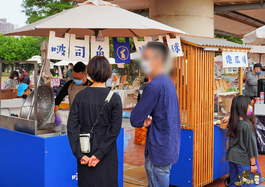 高雄地瓜球 炸物 市集美食 排隊 必吃 好吃 地瓜 小吃 駁二 旅遊