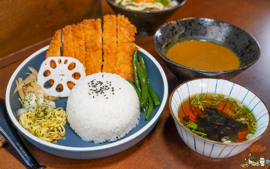 木蘭咖哩 日式 炸物 美食 巷弄 高雄咖哩 高雄美食 必吃 好吃 外帶 