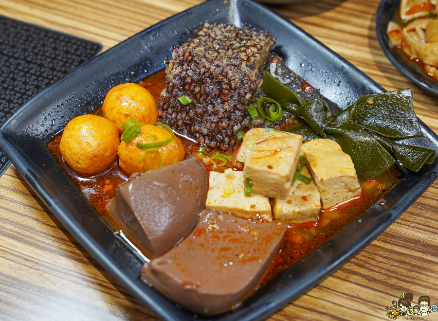 個人鍋 百元鍋物 火鍋 聚餐 約會 吃到飽 高雄美食 學區每食