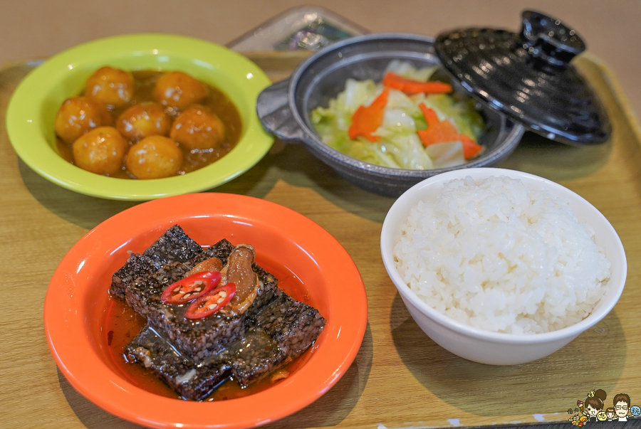 夢時代 美食 聚餐 家庭聚會 定食 套餐 公司聚餐 好吃 台灣小吃 家常料理 功夫菜色