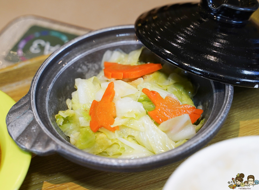 夢時代 美食 聚餐 家庭聚會 定食 套餐 公司聚餐 好吃 台灣小吃 家常料理 功夫菜色