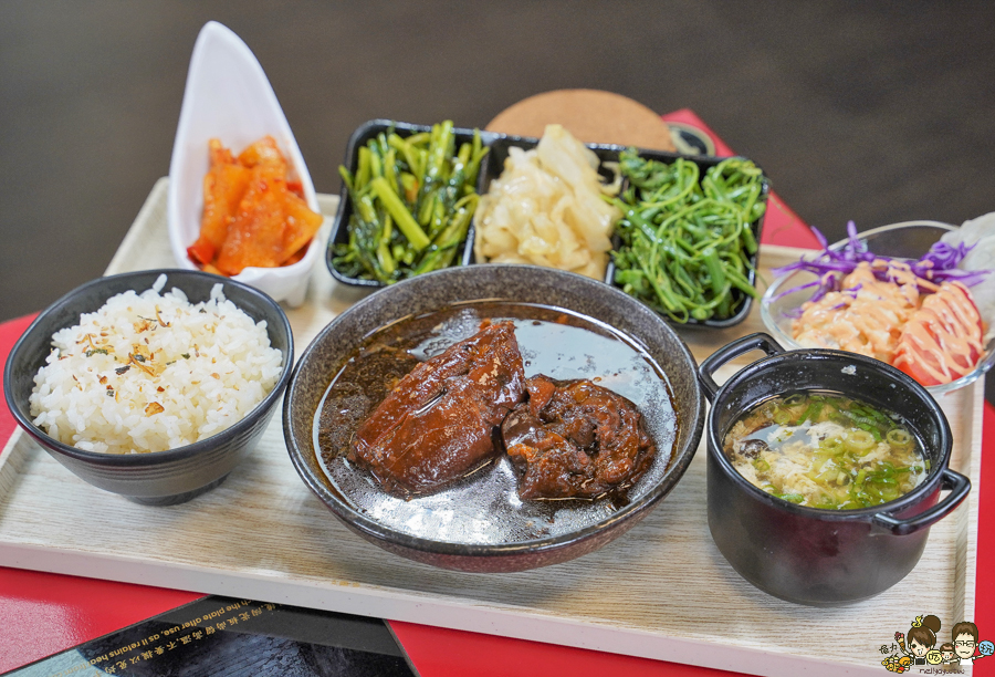 三民美食 鍋物 火鍋 簡餐 套餐 親子 家庭聚餐 聚會 榮皇 遊戲區 