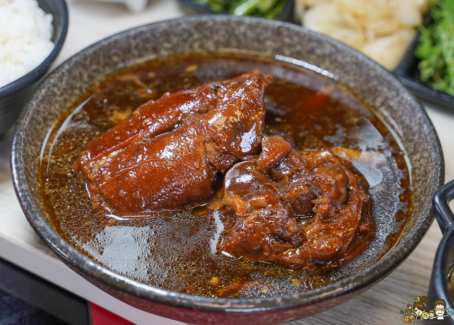 三民美食 鍋物 火鍋 簡餐 套餐 親子 家庭聚餐 聚會 榮皇 遊戲區 