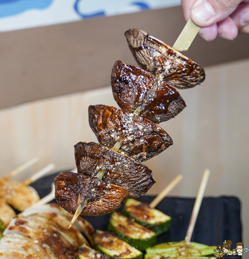  高雄烤肉 高雄宵夜 苓雅區烤肉 苓雅區串燒 苓雅區宵夜 高雄深夜美食 高雄聚餐 國民市場 忠孝夜市 高雄喝啤酒 高雄美食小酌