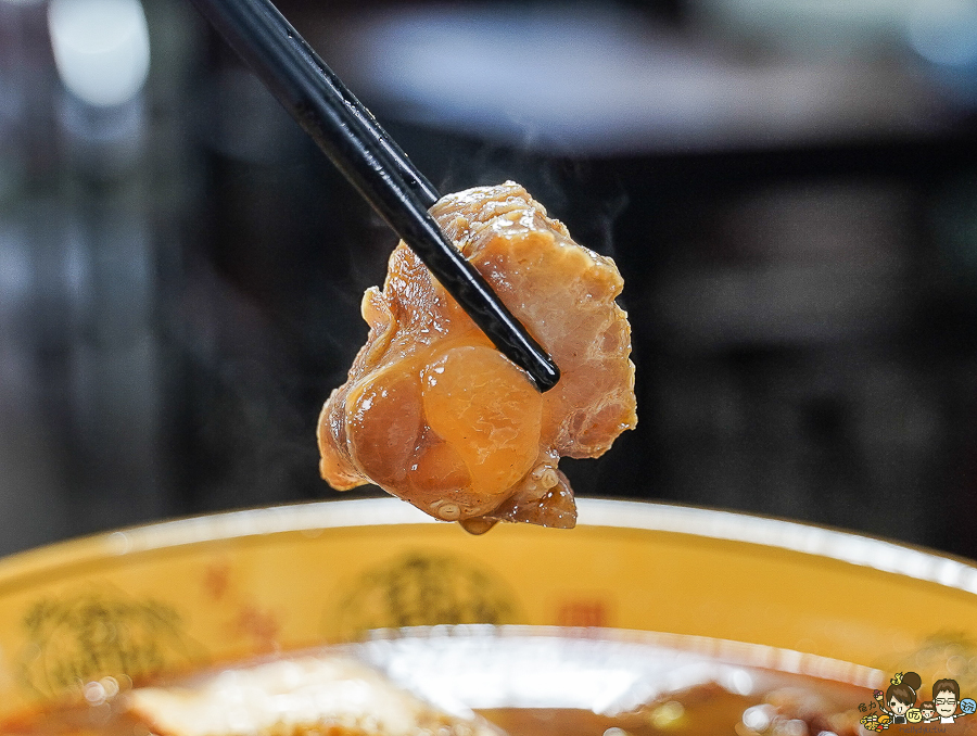 左營麵食 牛肉麵 眷村 真鶴牛肉麵 老店 老字號 必追 必吃 傳承 古早味 懷舊 炒飯 牛肉 麵食