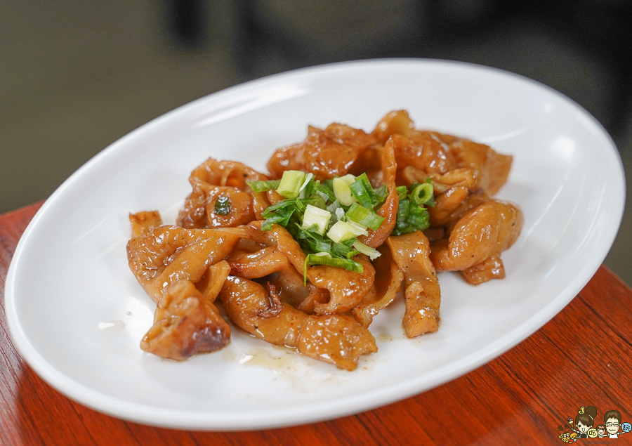 左營麵食 牛肉麵 眷村 真鶴牛肉麵 老店 老字號 必追 必吃 傳承 古早味 懷舊 炒飯 牛肉 麵食