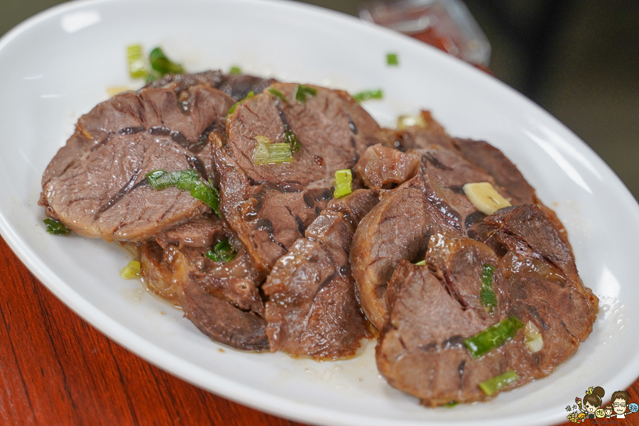 左營麵食 牛肉麵 眷村 真鶴牛肉麵 老店 老字號 必追 必吃 傳承 古早味 懷舊 炒飯 牛肉 麵食