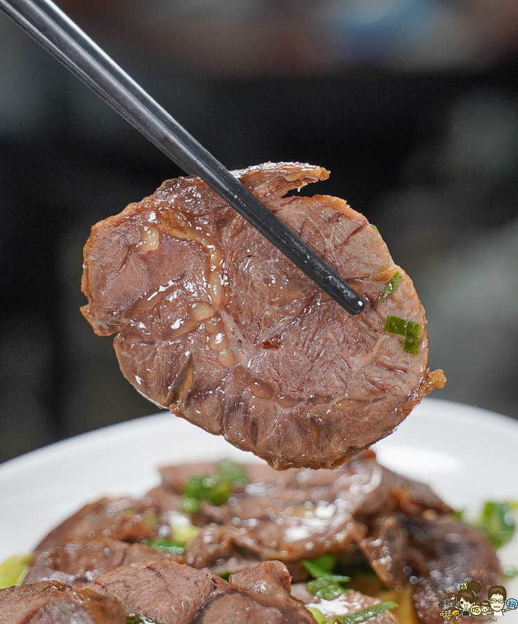 左營麵食 牛肉麵 眷村 真鶴牛肉麵 老店 老字號 必追 必吃 傳承 古早味 懷舊 炒飯 牛肉 麵食