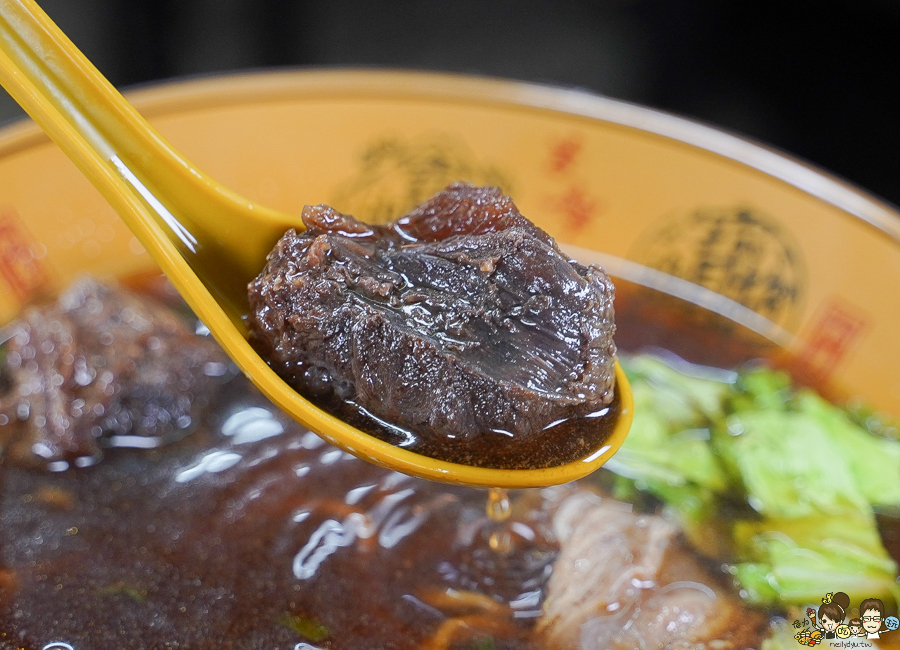 左營麵食 牛肉麵 眷村 真鶴牛肉麵 老店 老字號 必追 必吃 傳承 古早味 懷舊 炒飯 牛肉 麵食