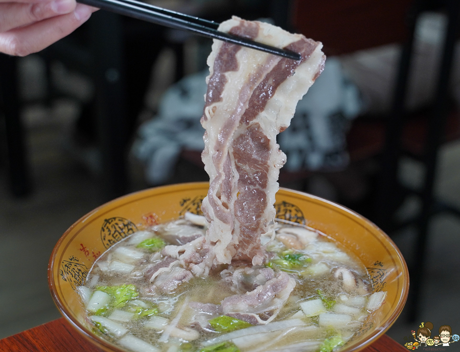 左營麵食 牛肉麵 眷村 真鶴牛肉麵 老店 老字號 必追 必吃 傳承 古早味 懷舊 炒飯 牛肉 麵食