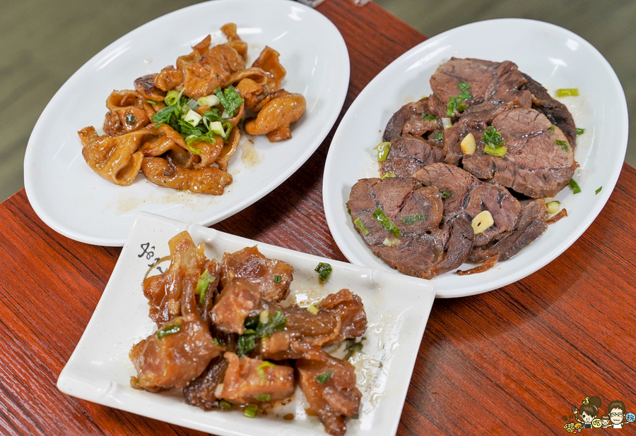 左營麵食 牛肉麵 眷村 真鶴牛肉麵 老店 老字號 必追 必吃 傳承 古早味 懷舊 炒飯 牛肉 麵食