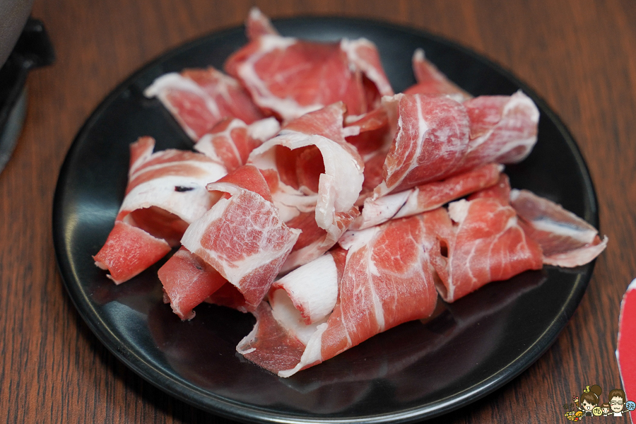 高雄羊肉 羊肉鍋 火鍋 鍋物 百元火鍋 鳳山火鍋 高雄火鍋 高雄美食 當歸羊肉 排骨