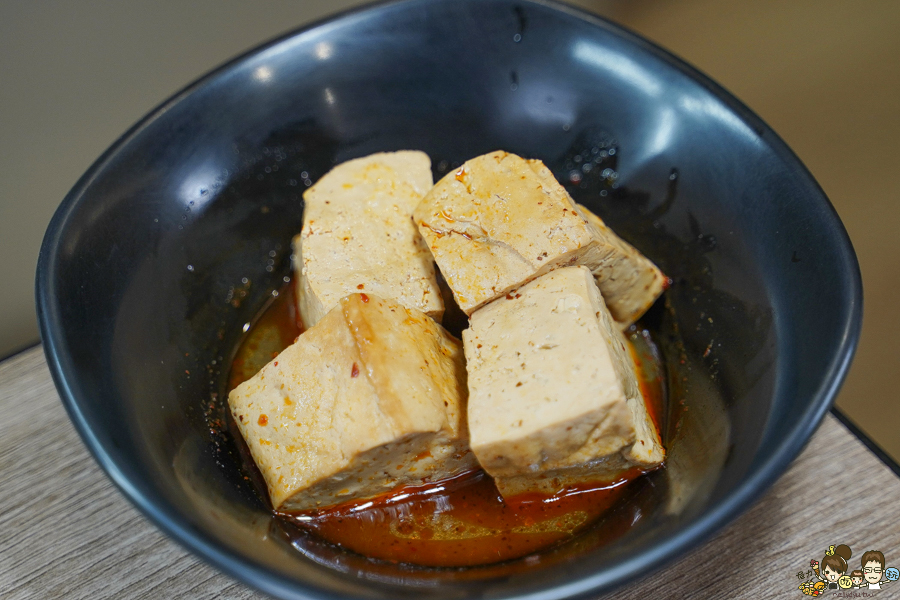 高雄美食 高雄火鍋 鍋物 百元火鍋 百元鍋物 麻辣鍋 養生鍋 素食鍋 高雄必吃 老字號 獨門 獨家 特製 獨特 必追