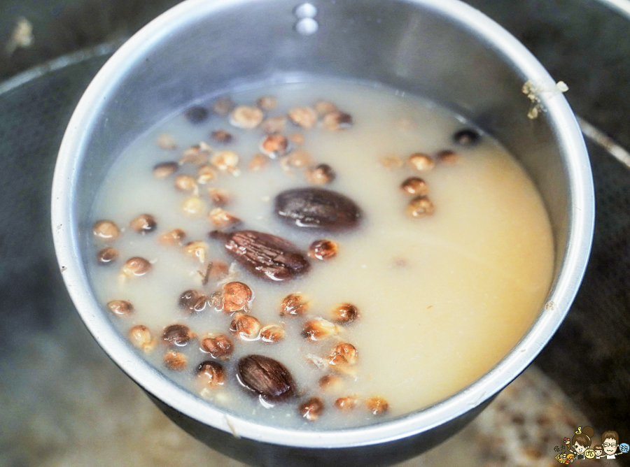 高雄美食 高雄火鍋 鍋物 百元火鍋 百元鍋物 麻辣鍋 養生鍋 素食鍋 高雄必吃 老字號 獨門 獨家 特製 獨特 必追