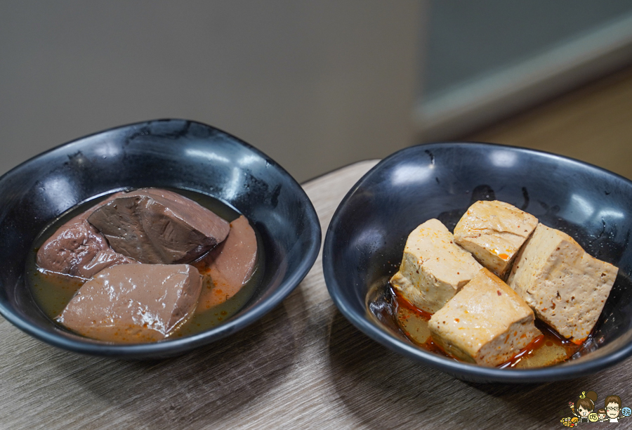 高雄美食 高雄火鍋 鍋物 百元火鍋 百元鍋物 麻辣鍋 養生鍋 素食鍋 高雄必吃 老字號 獨門 獨家 特製 獨特 必追