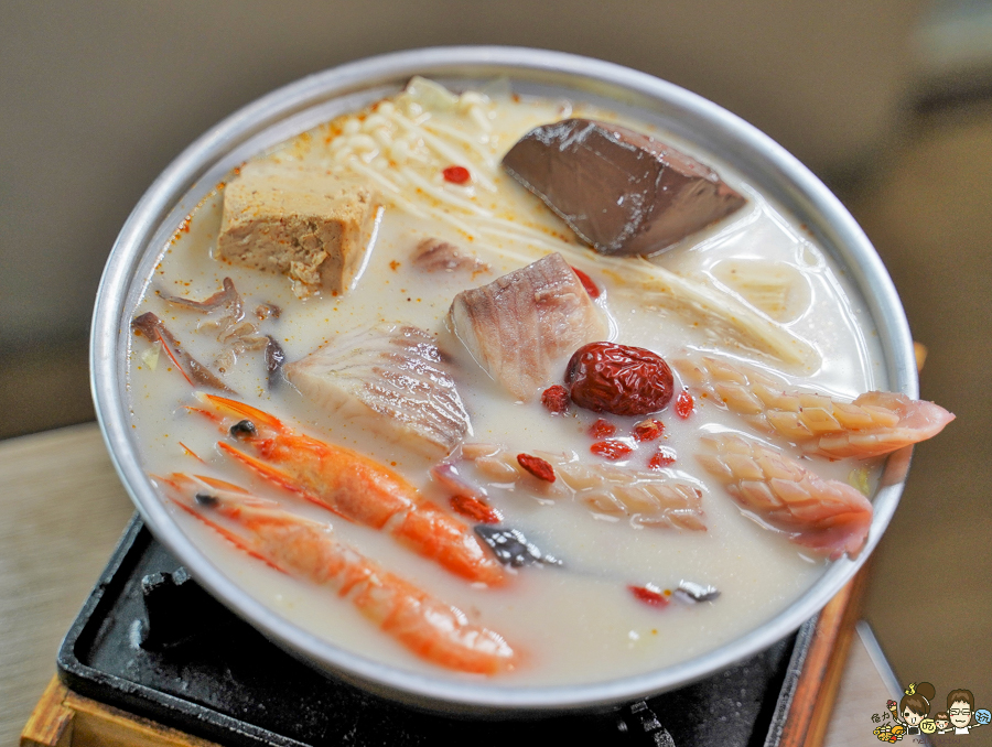 高雄美食 高雄火鍋 鍋物 百元火鍋 百元鍋物 麻辣鍋 養生鍋 素食鍋 高雄必吃 老字號 獨門 獨家 特製 獨特 必追