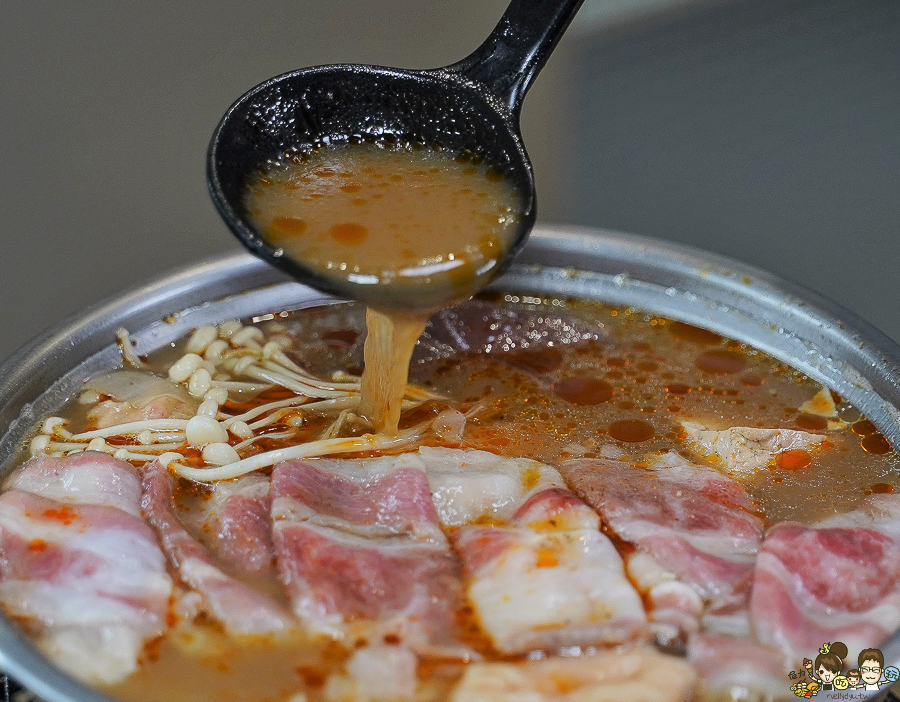 高雄美食 高雄火鍋 鍋物 百元火鍋 百元鍋物 麻辣鍋 養生鍋 素食鍋 高雄必吃 老字號 獨門 獨家 特製 獨特 必追