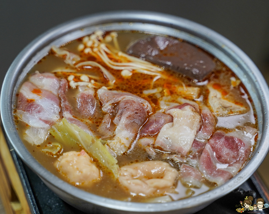 高雄美食 高雄火鍋 鍋物 百元火鍋 百元鍋物 麻辣鍋 養生鍋 素食鍋 高雄必吃 老字號 獨門 獨家 特製 獨特 必追