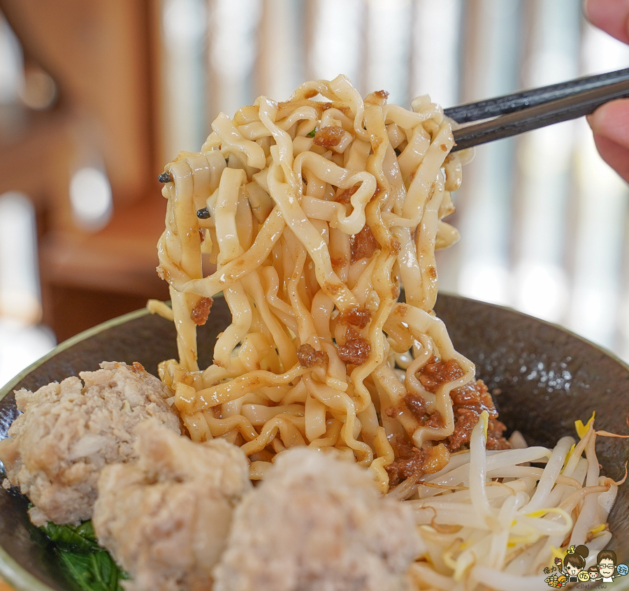 高雄麵食 滷味 高雄必吃 王哥陽春麵 麵館 經典 手工麵 日曬麵 好吃 必吃 樸實 懷舊 高雄人氣麵館