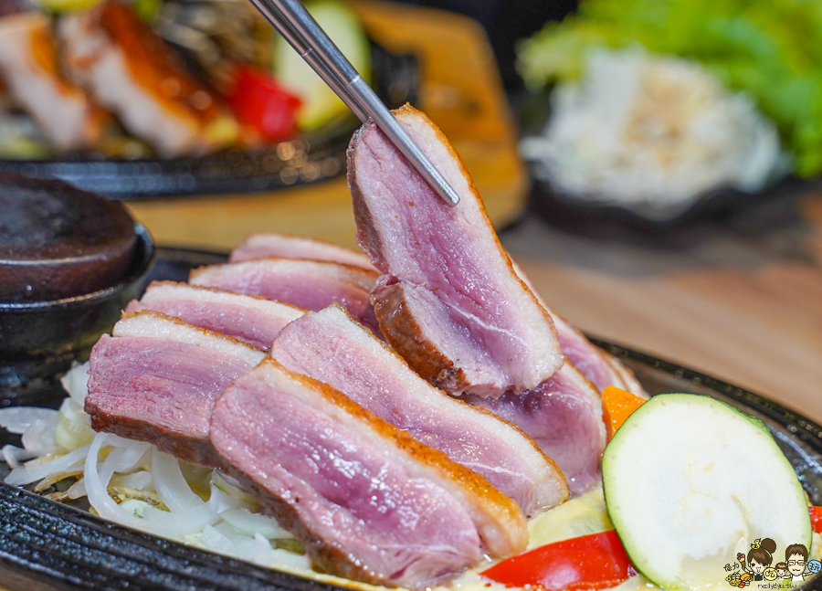 鬥牛士食堂 鐵板美食 炙燒 牛排 和牛 聚餐 家庭聚會 親子 吃美食 高雄美食 高雄超人氣 百貨商圈美食 