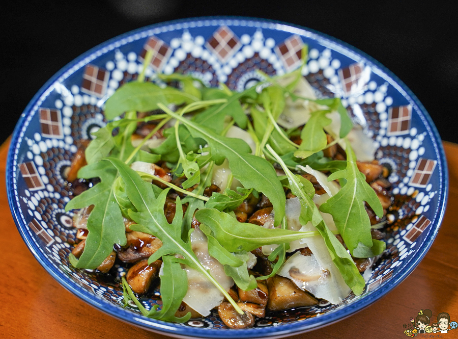 高雄聚餐 餐酒館 小酌 推薦 巷弄 美食 甜點 特製餐點 特調 酒精 放鬆 