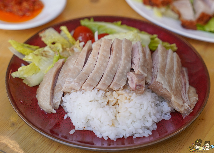  臺灣麵 雞飯 招牌牛肉拌麵、脆皮火腩、台灣海南雞飯、懷舊梅菜肉燥飯 高雄美食 苓雅市場 美食 必追 乾拌麵 好吃 燒肉