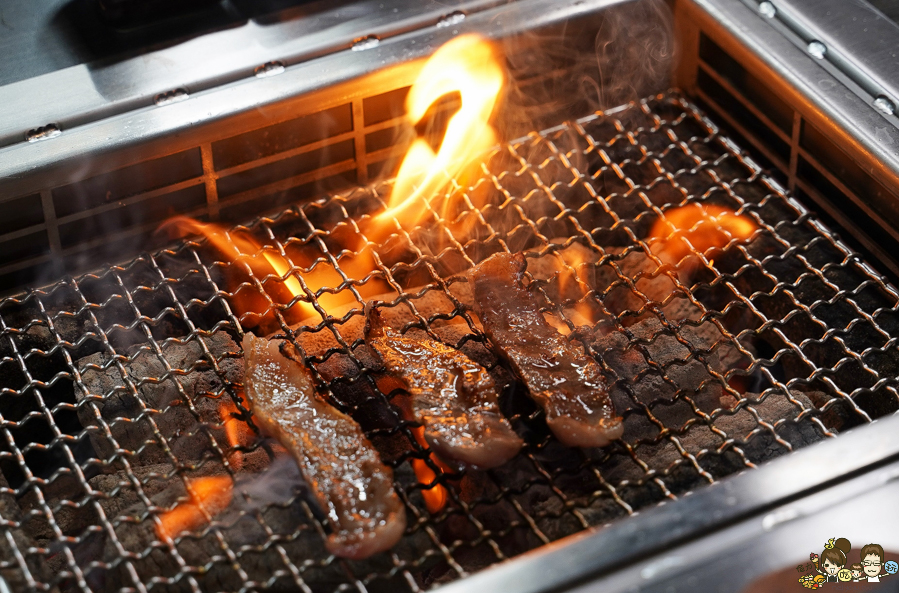 高雄燒肉 套餐 頂級 和牛燒肉 日式燒烤 炭黔燒肉 必吃 聚餐 約會 消夜 夜貓族 高雄必追 高雄美食