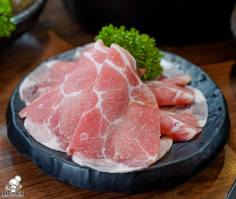 火鍋 鍋物 吃到飽 貓頭鷹 文山特區美食 必吃 聚餐 聚會 外帶 限定餐盒 好吃 美味 老母雞 上湯 異國風味 鴛鴦 麻奶