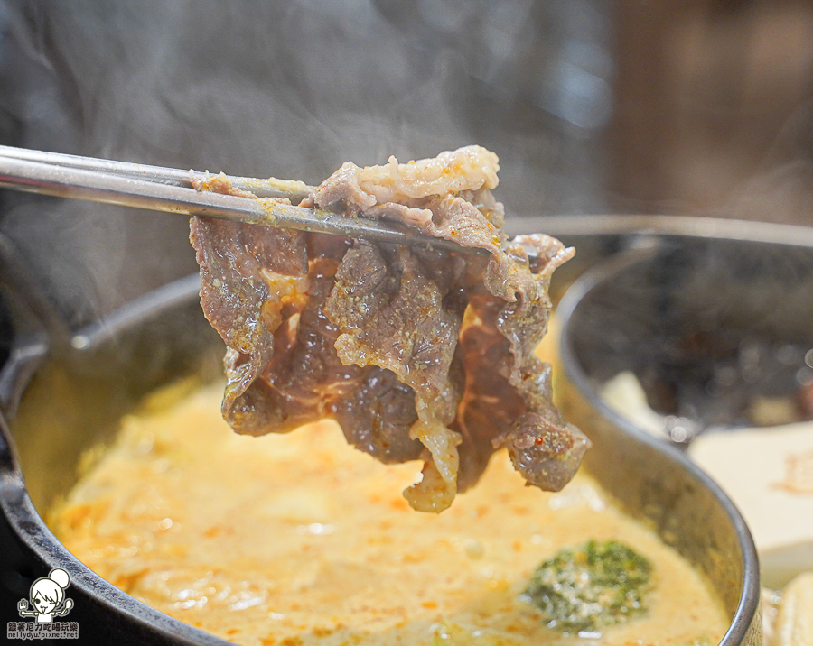 火鍋 鍋物 吃到飽 貓頭鷹 文山特區美食 必吃 聚餐 聚會 外帶 限定餐盒 好吃 美味 老母雞 上湯 異國風味 鴛鴦 麻奶