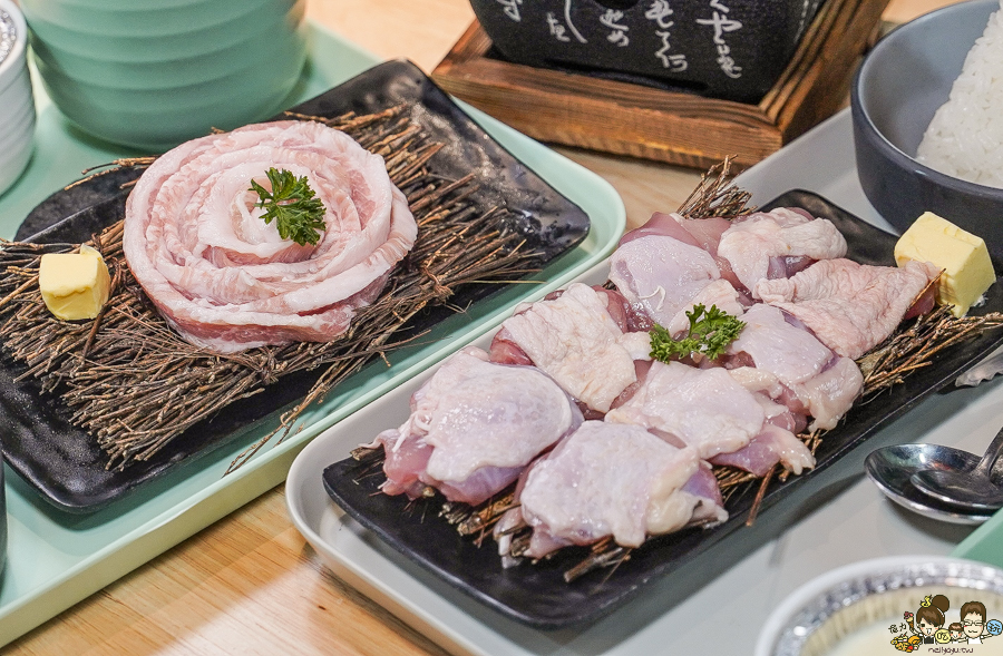 首創 榴槤炸豬排 三筋 好吃 創意 烤肉 燒肉 定食 好吃 平價 美味 北高雄 高雄美食 高雄聚餐 親子聚餐