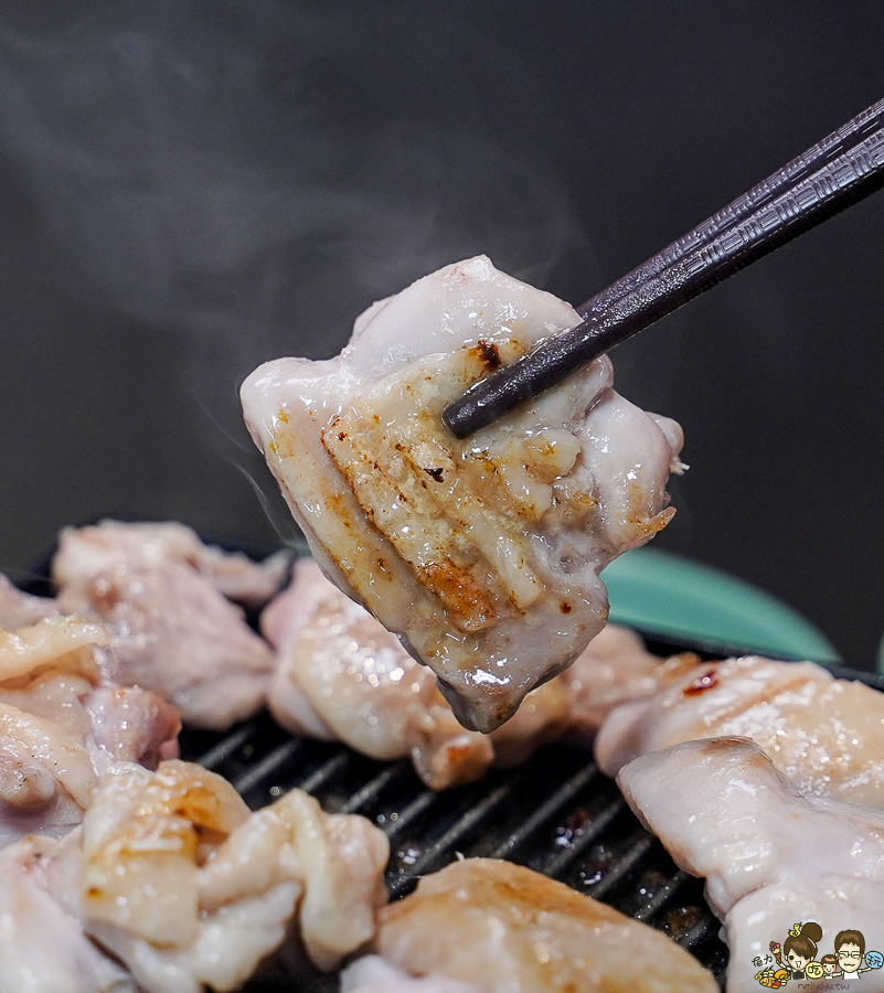 首創 榴槤炸豬排 三筋 好吃 創意 烤肉 燒肉 定食 好吃 平價 美味 北高雄 高雄美食 高雄聚餐 親子聚餐