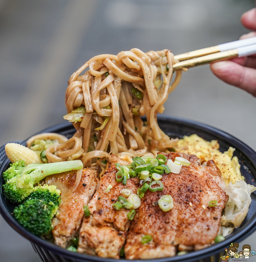 彭阿星 高雄首間 高雄美食 鐵板美食 潛艇堡 鐵板教父 傳承 街頭美食