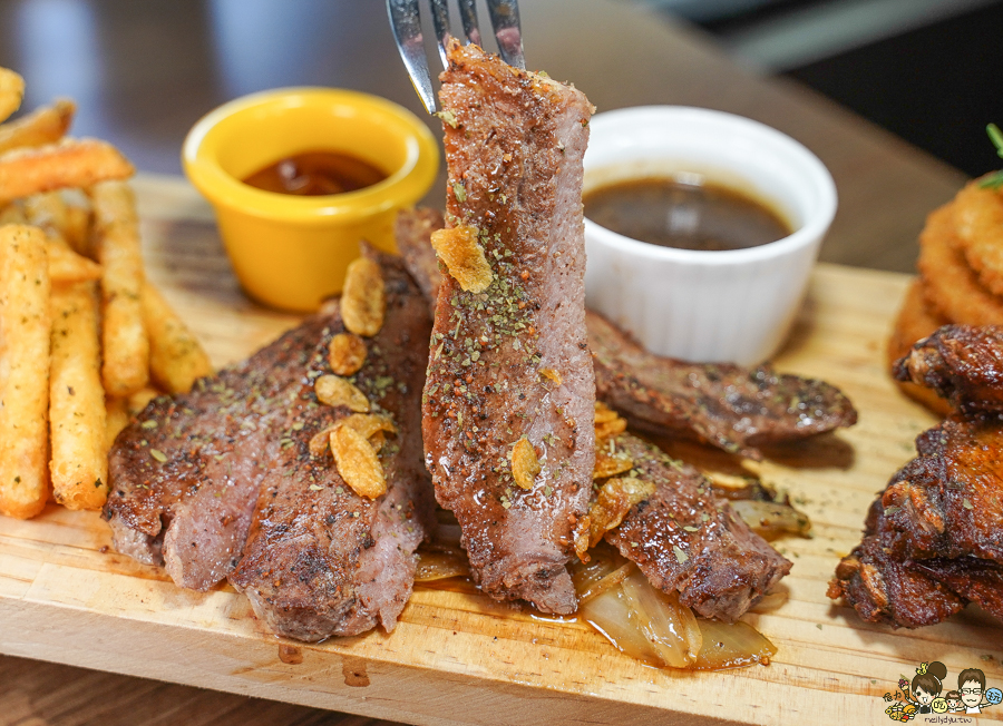 肉肉先生 牛排 鐵板牛排 炙燒 吐司 肉肉 高雄 肉排 大肉盤 高雄肉肉先生