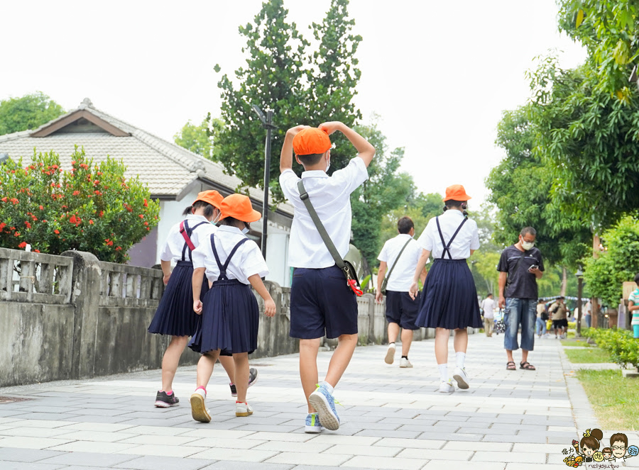 勝利星村 全台首創 長不大小學 懷舊 古早味 涼水攤 免費 好玩 換裝 學生制服 