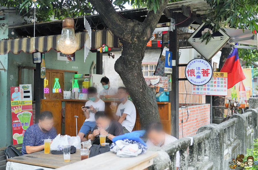 勝利星村 全台首創 長不大小學 懷舊 古早味 涼水攤 免費 好玩 換裝 學生制服 