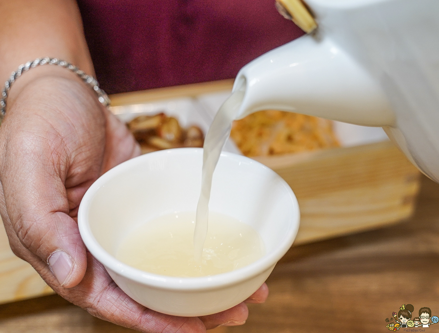 拌麵 乾濕兩吃 和林拾麵 左營麵店 麵店推薦 雞湯 獨家 首間 聚餐 家庭聚會 約會 吃麵 麵食