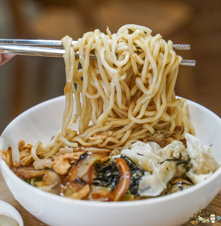 拌麵 乾濕兩吃 和林拾麵 左營麵店 麵店推薦 雞湯 獨家 首間 聚餐 家庭聚會 約會 吃麵 麵食