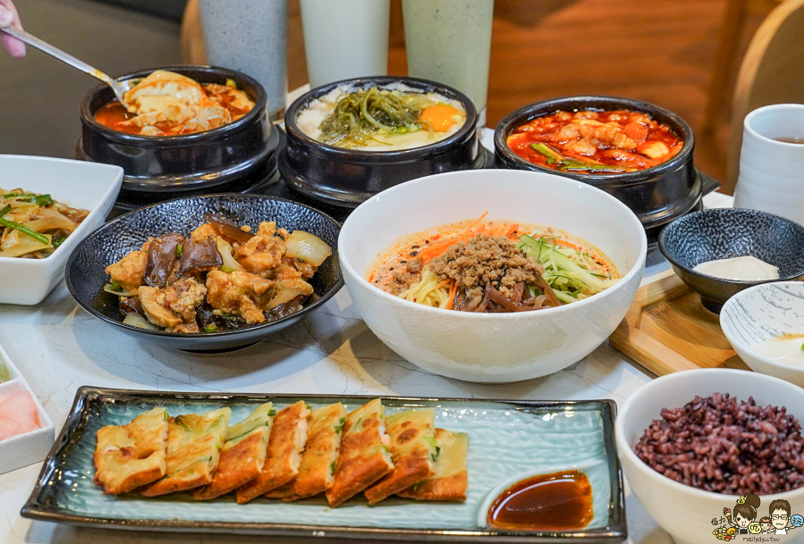 東京純豆腐 高雄第一間 豆腐煲 豆腐 好吃 甜點 聚餐 約會 百貨美食