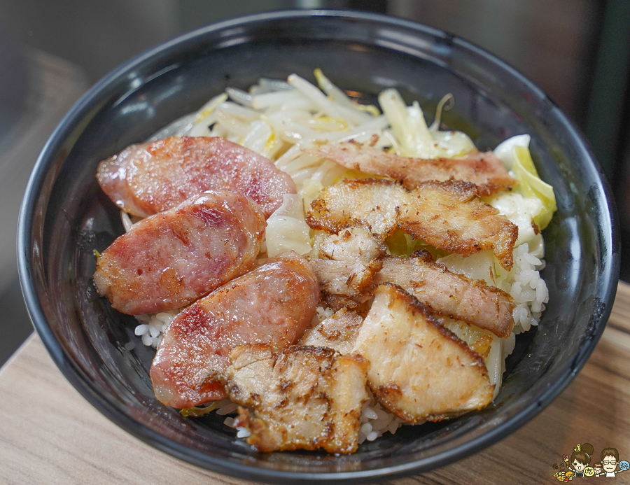 老爺美食館 焦糖燻鴨 鴨肉 麵線 麵食 銅板美食 高雄必吃 老店 老爺美食館-鼎山店