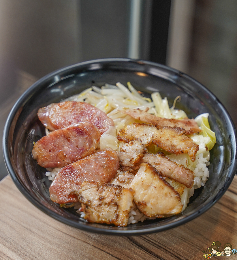 老爺美食館 焦糖燻鴨 鴨肉 麵線 麵食 銅板美食 高雄必吃 老店 老爺美食館-鼎山店