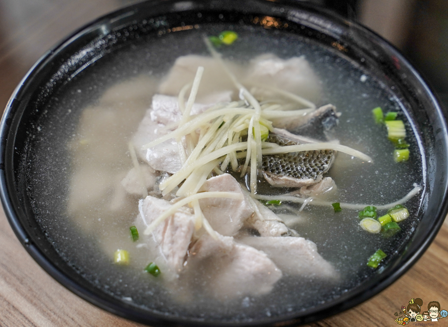 老爺美食館 焦糖燻鴨 鴨肉 麵線 麵食 銅板美食 高雄必吃 老店 老爺美食館-鼎山店