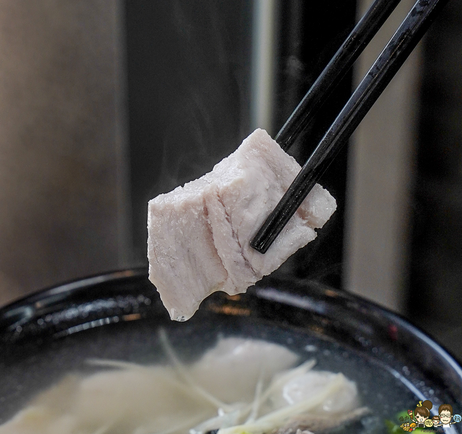 老爺美食館 焦糖燻鴨 鴨肉 麵線 麵食 銅板美食 高雄必吃 老店 老爺美食館-鼎山店